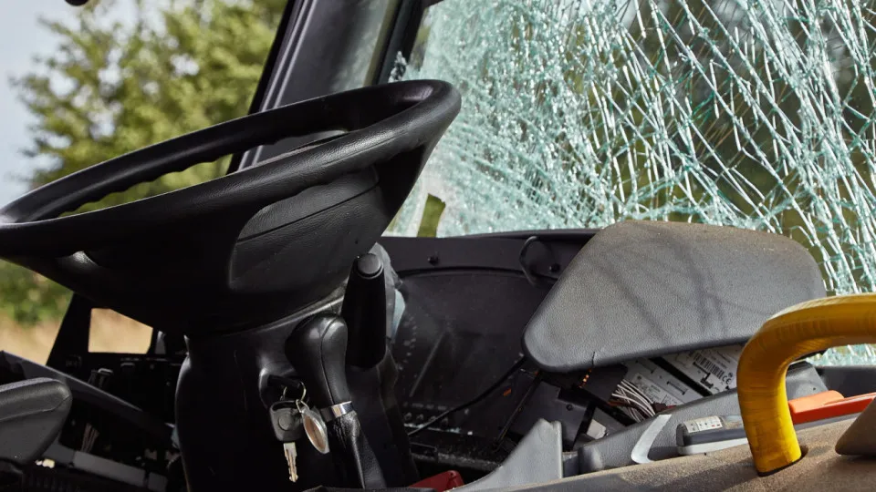 Acidente com ônibus deixa nove mortos e 38 feridos em Petrópolis