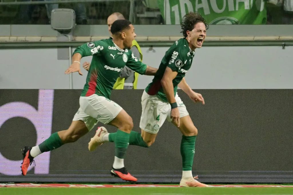 Palmeiras vence LDU e abre vantagem na Libertadores