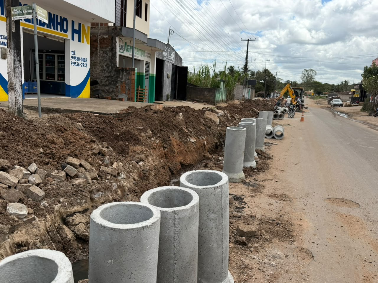 Lagoa de Dentro realiza obra para solucionar esgoto a céu aberto