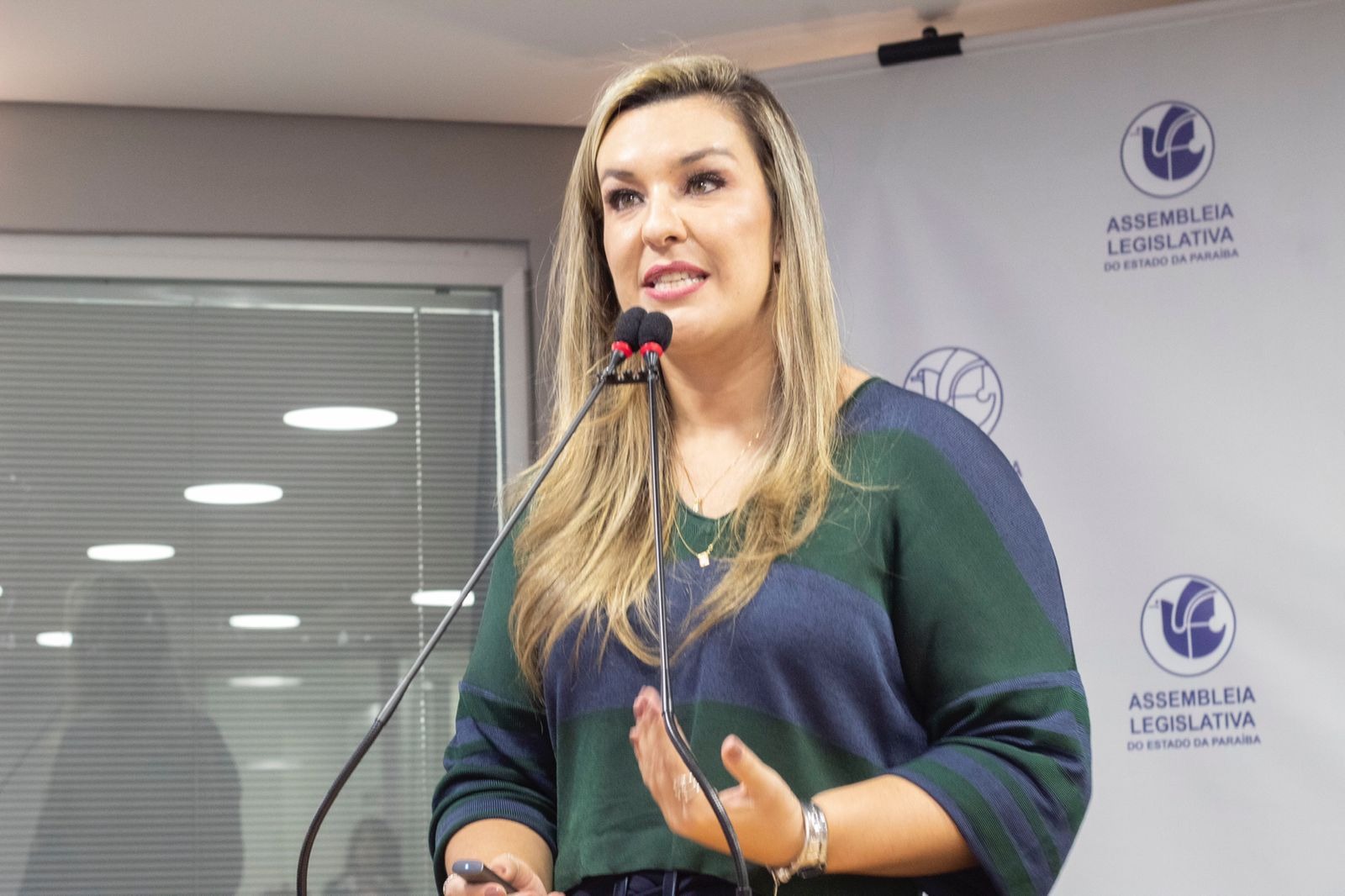 Lei de autoria de Camila Toscano cria política estadual de proteção a pessoas com anemia de Fanconi