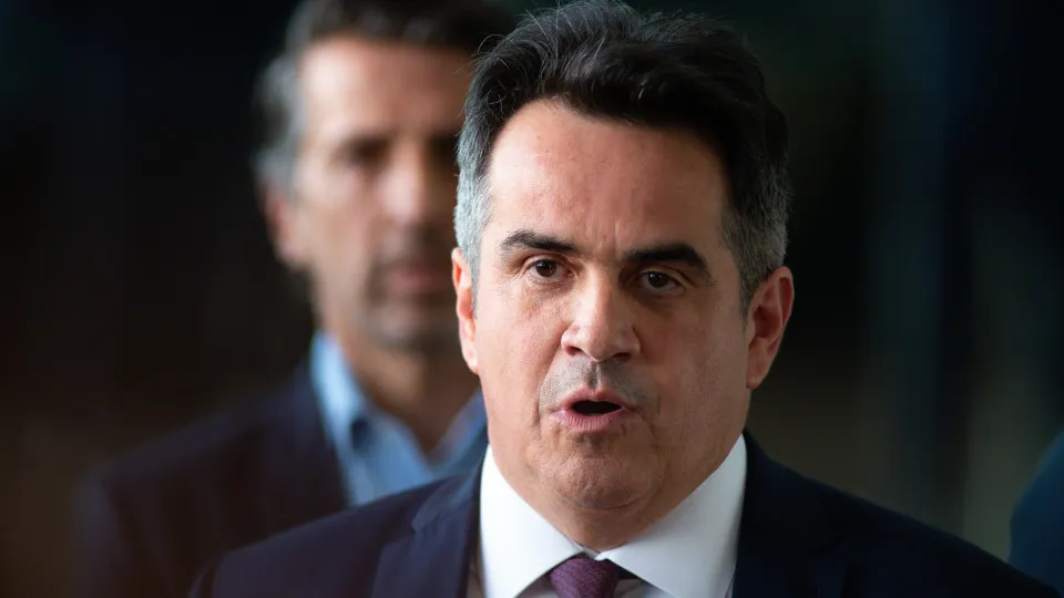 PF investiga malas em voo com Hugo Motta e Ciro Nogueira