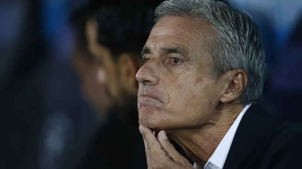 Falso Luís Castro é preso após golpe contra jogador do Grêmio