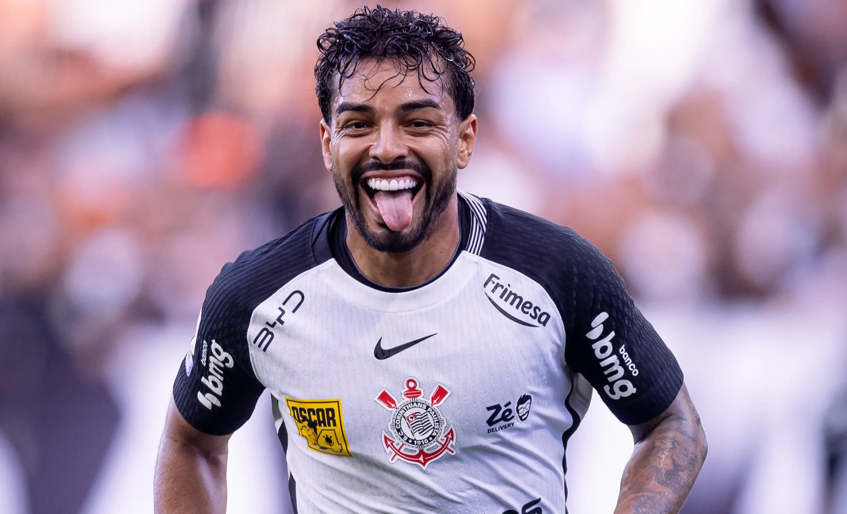 Corinthians vence Vasco e sai do Z4 no Brasileirão