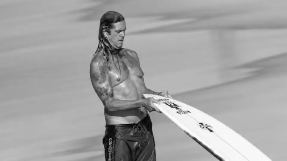 Dadá Figueiredo, ícone do surfe brasileiro, morre aos 61 anos