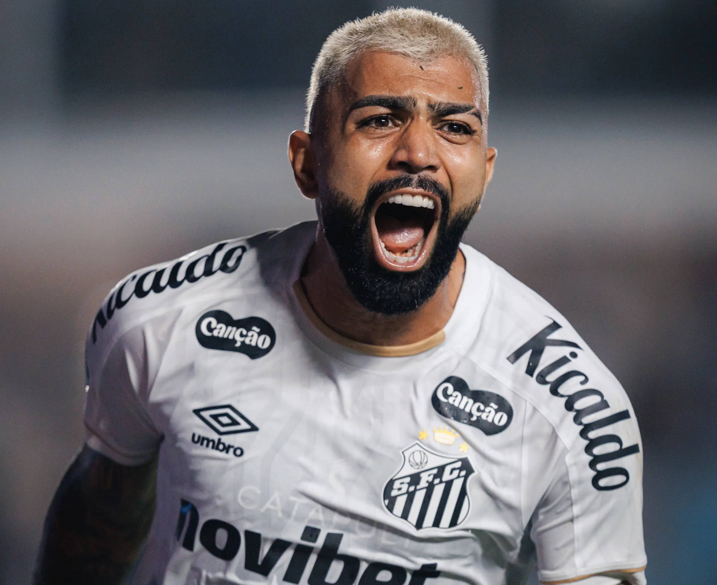 Santos vence Vasco por 3 a 0 e deixa o Z4