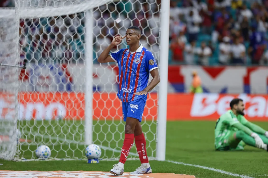 Bahia vence Internacional e entra no G-5 do Brasileirão