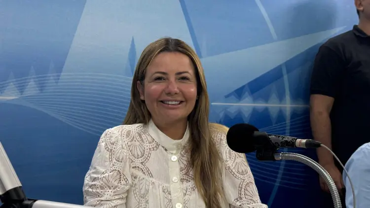 Justiça intima prefeita de Bayeux por descumprir liminar