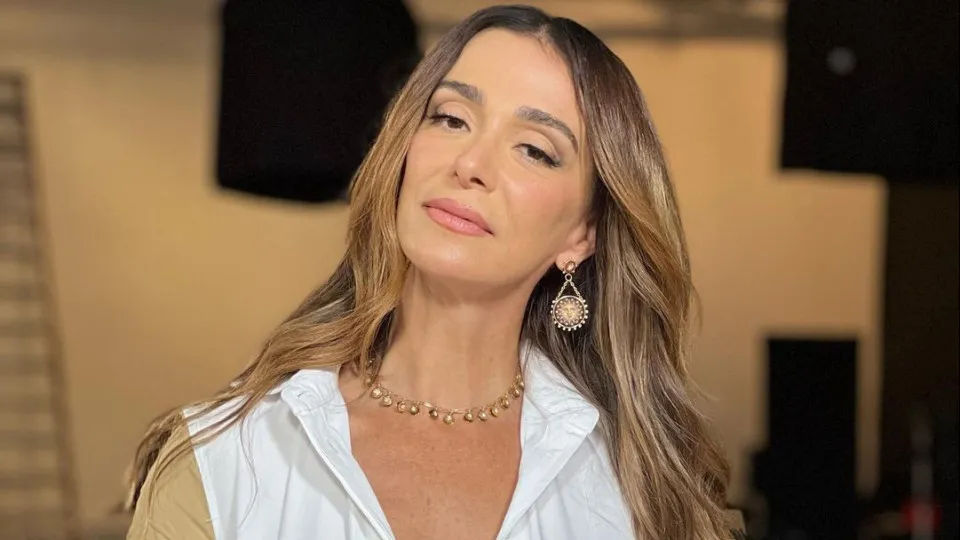 Mônica Martelli estreia programa Mônica Total no DiaTV