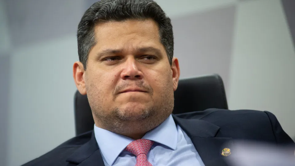 Oposição articula travar PEC do fim da escala 6x1 no Senado