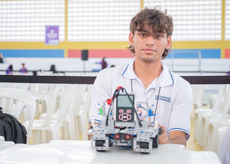 Paraíba abre competição de robótica com mil estudantes 