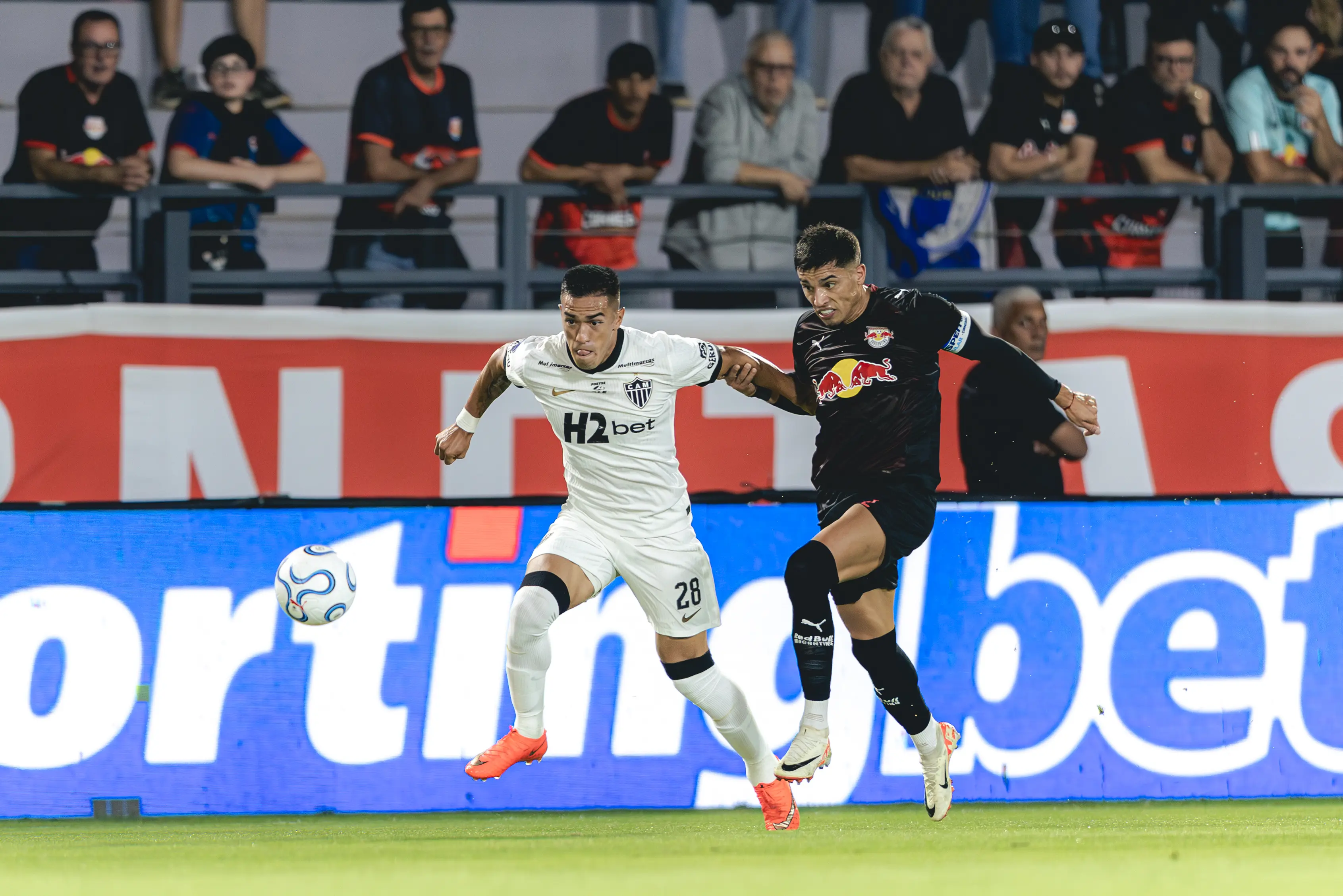 Atlético-MG vence Bragantino e abre vantagem na Sul-Americana