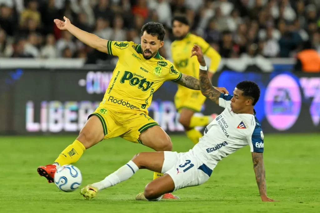 LDU elimina Mirassol nos pênaltis e enfrenta Palmeiras