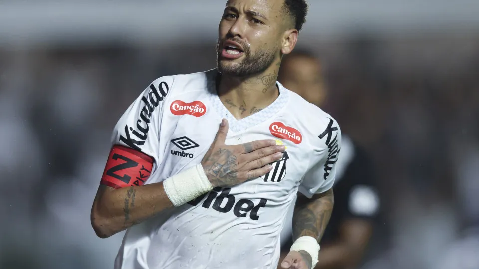 Neymar destaca base e projeta retorno ao Santos
