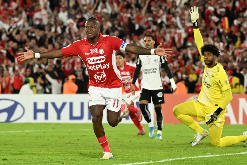 Corinthians empata com Santa Fe e segue líder do Grupo E