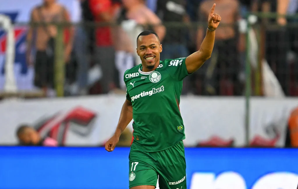 Palmeiras vence LDU nos pênaltis e vai à semifinal da Libertadores