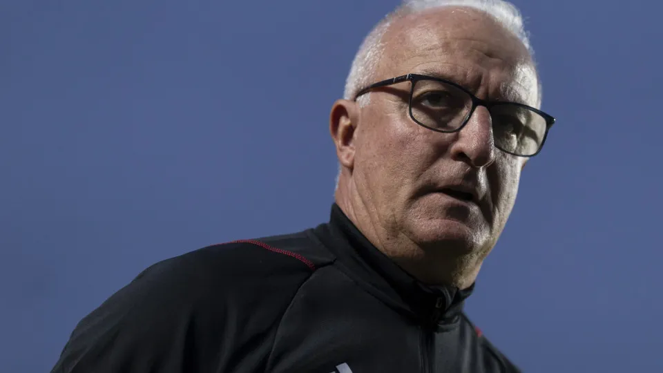 Dorival e Luís Castro criticam times após derrotas no Brasileirão