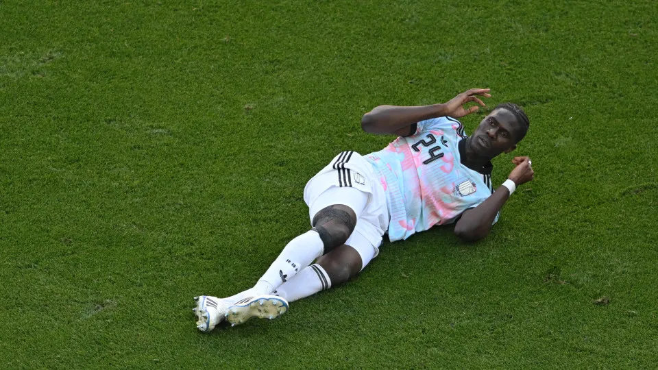 Onana rompe ligamento do joelho e está fora da Copa do Mundo