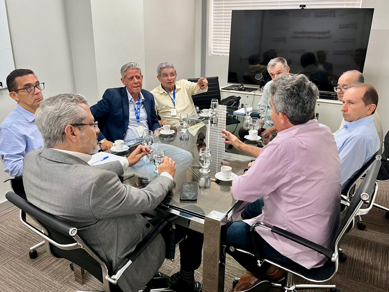 Banco do Nordeste e FIEPB discutem interiorização da indústria e fortalecimento da produção mineral na Paraíba