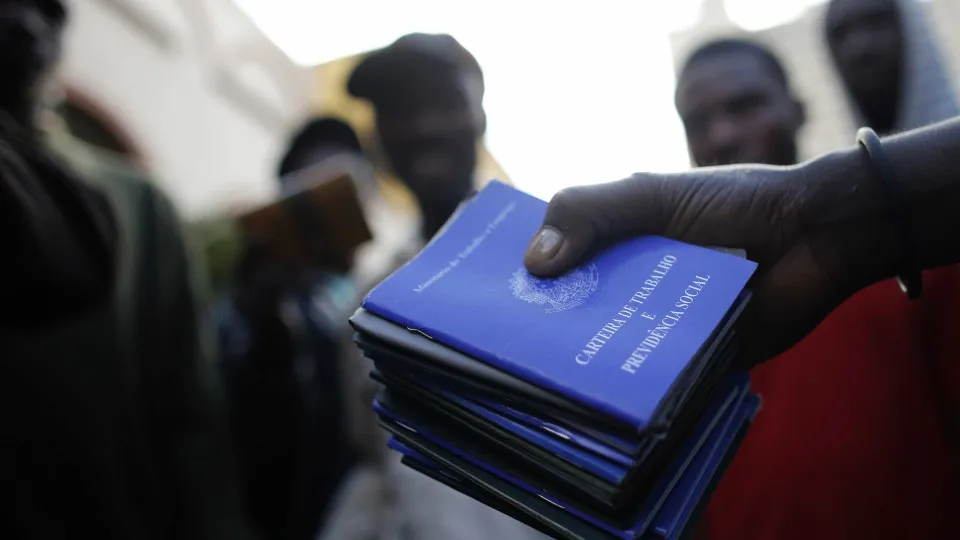 Brasil cria 613 mil empregos no 1º trimestre de 2026