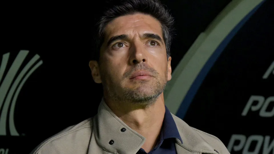 Abel Ferreira se defende antes de julgamento no STJD