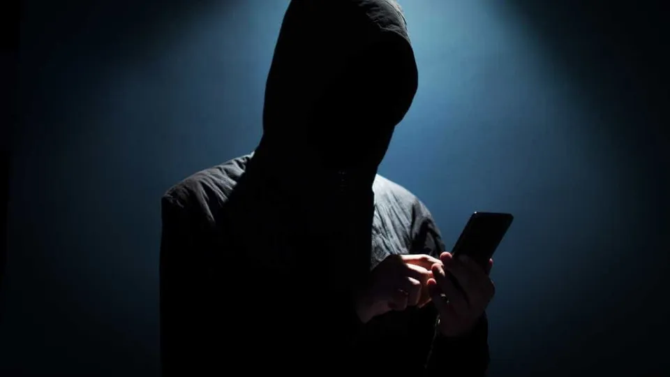 Operação investiga grupos virtuais após morte de menina de 13 anos