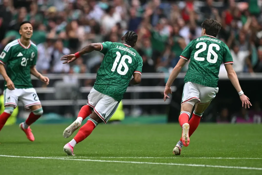 México vence África do Sul e lidera Grupo A da Copa do Mundo