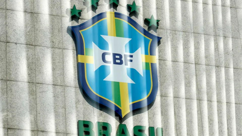 CBF quer punir críticas à arbitragem no Brasileirão