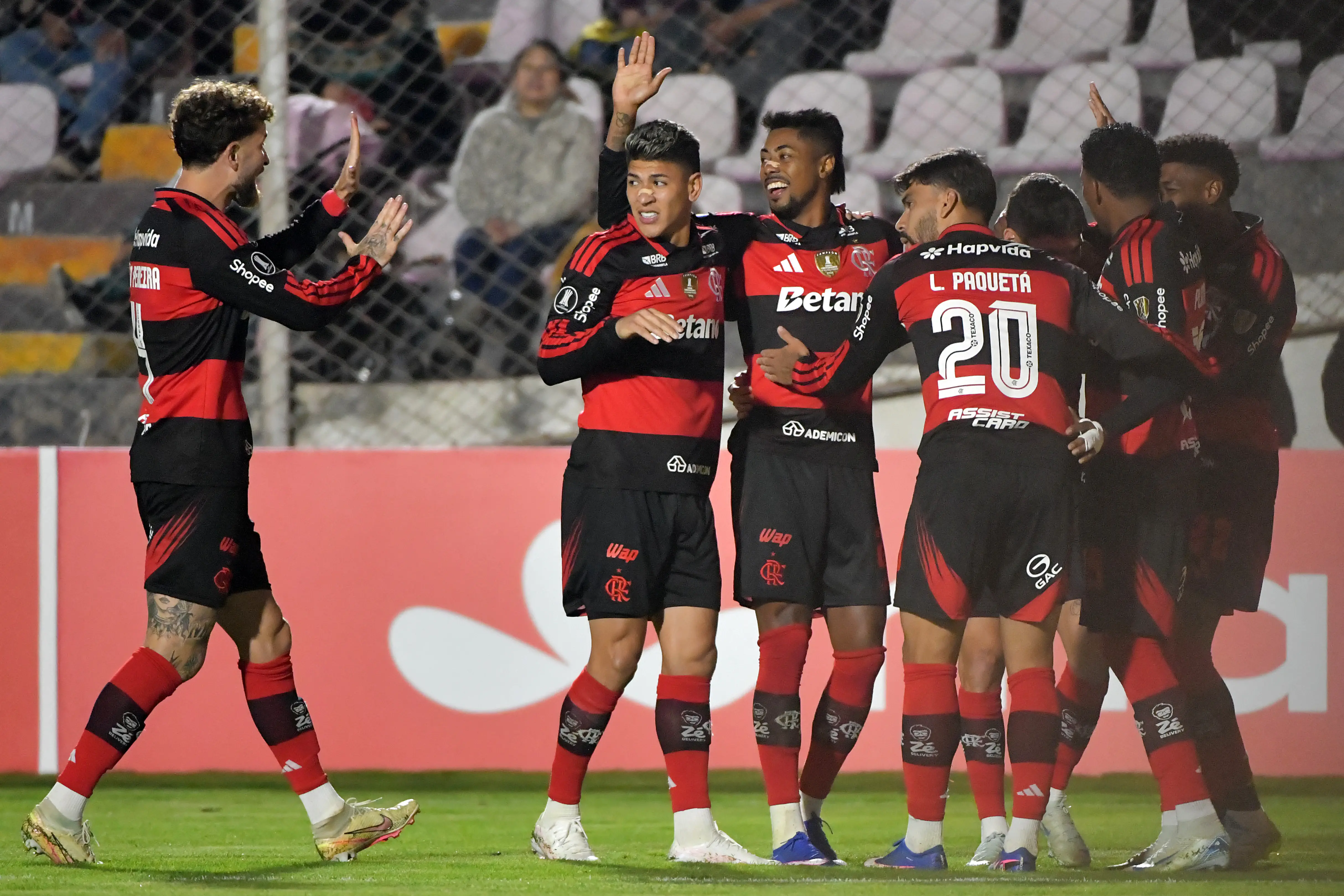Flamengo vence Cusco na estreia da Libertadores 2026