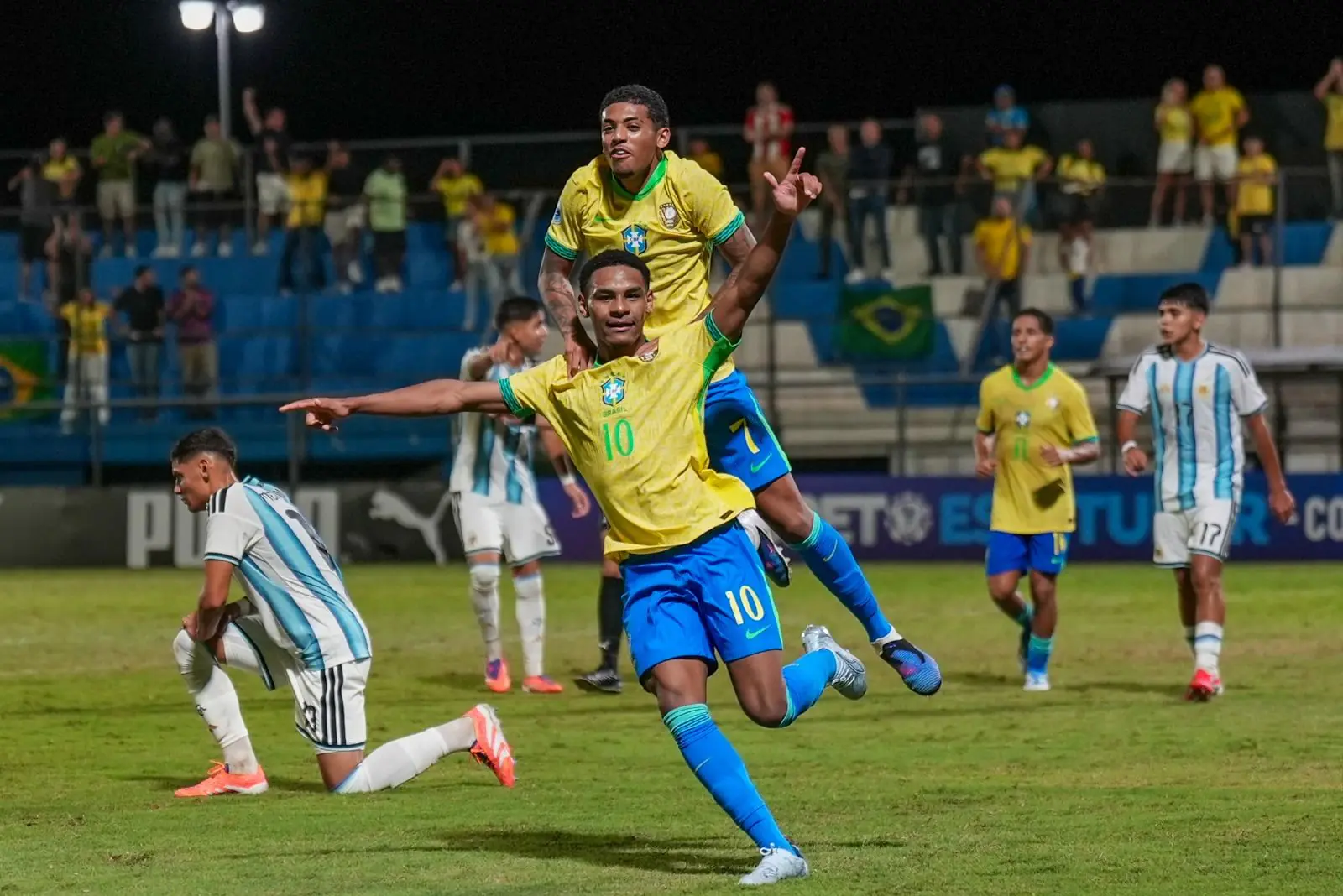 Brasil vence Argentina e vai à semifinal do Sub-17