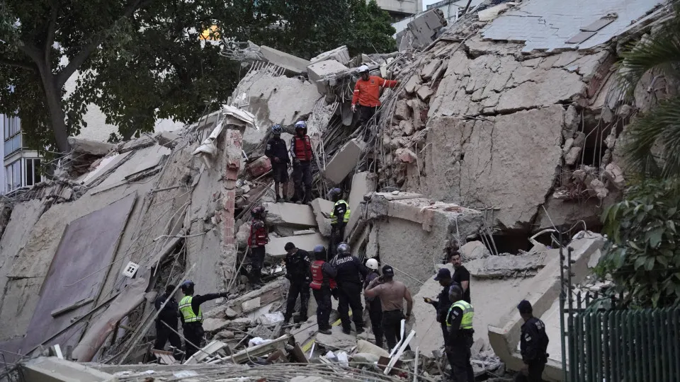 Mortos por terremotos na Venezuela sobem para 3.685