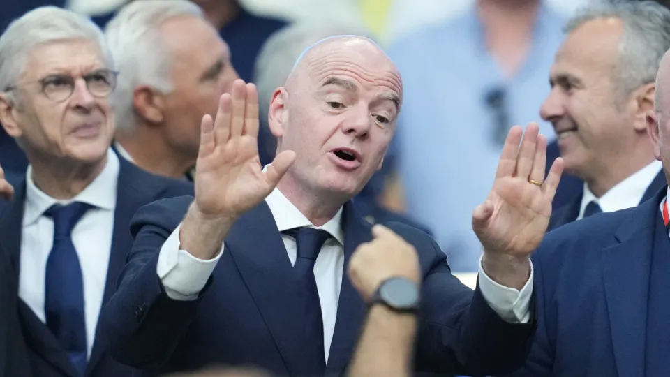 Criação de empresa da FIFA amplia pressão sobre Gianni Infantino