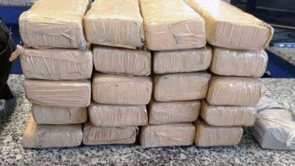 Monges são presos com 110 kg de droga no Sri Lanka