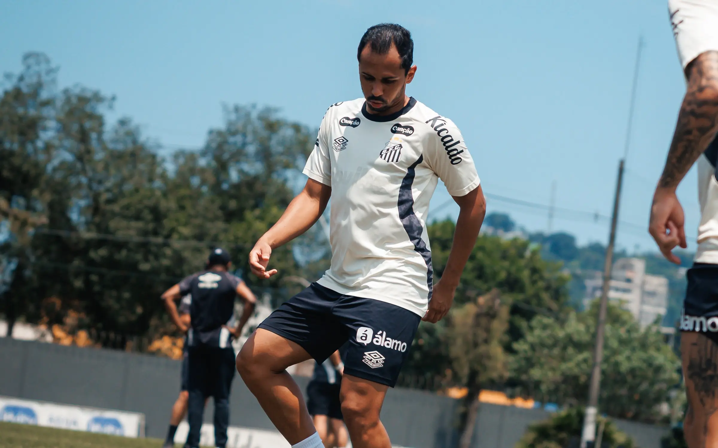 Santos barra Lima contra o Fluminense para evitar multa