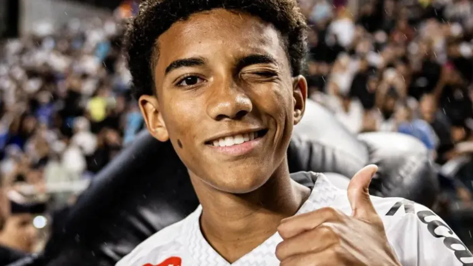Robinho Jr volta atrás e muda nome antes de Santos x Botafogo