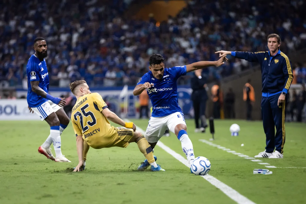 Cruzeiro vence Boca Juniors e lidera Grupo D