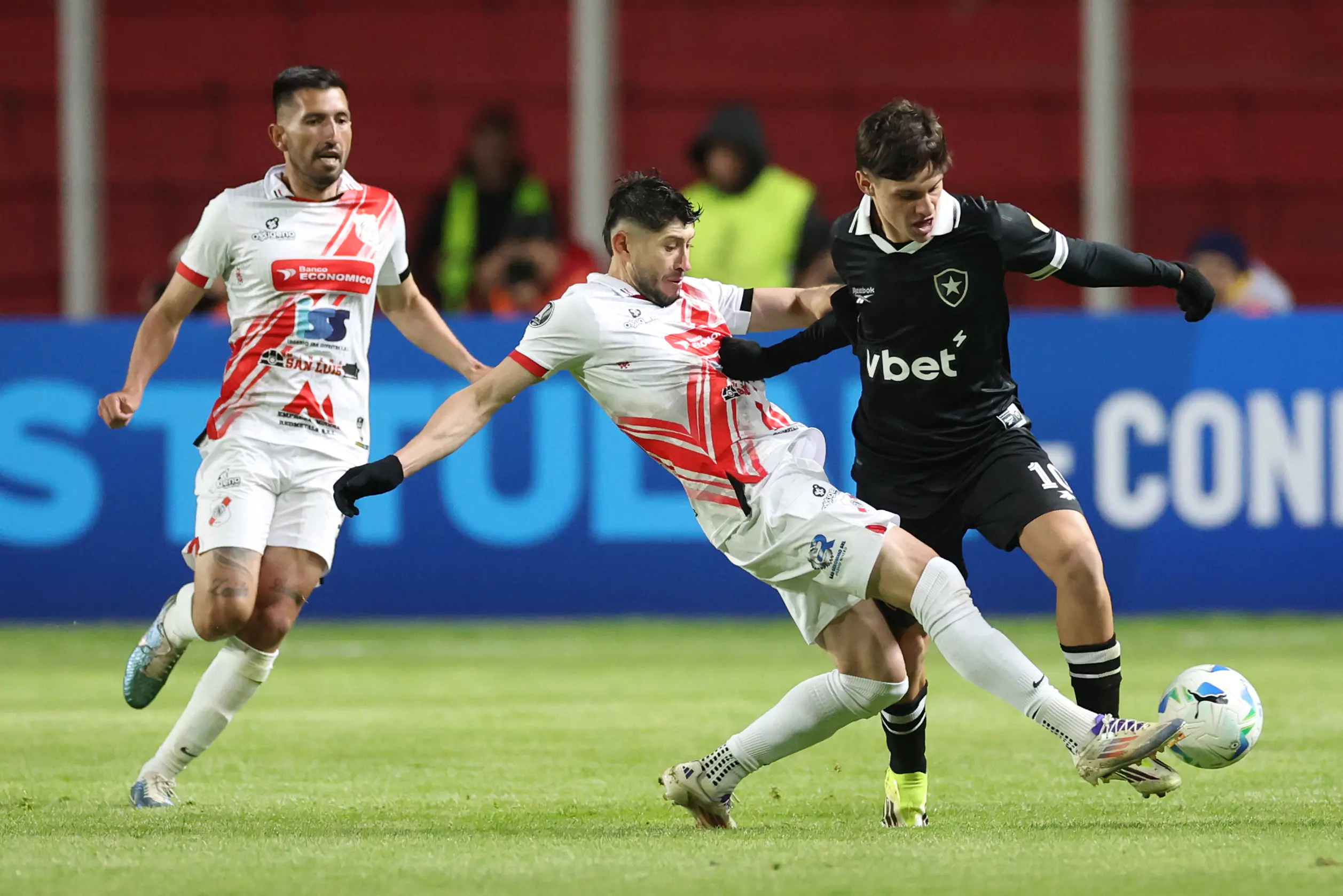 Botafogo perde para Nacional Potosí na Libertadores