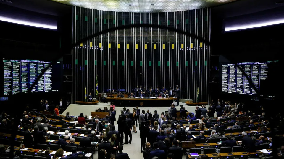 Congresso retoma trabalhos com PEC da 6x1 e segurança em pauta