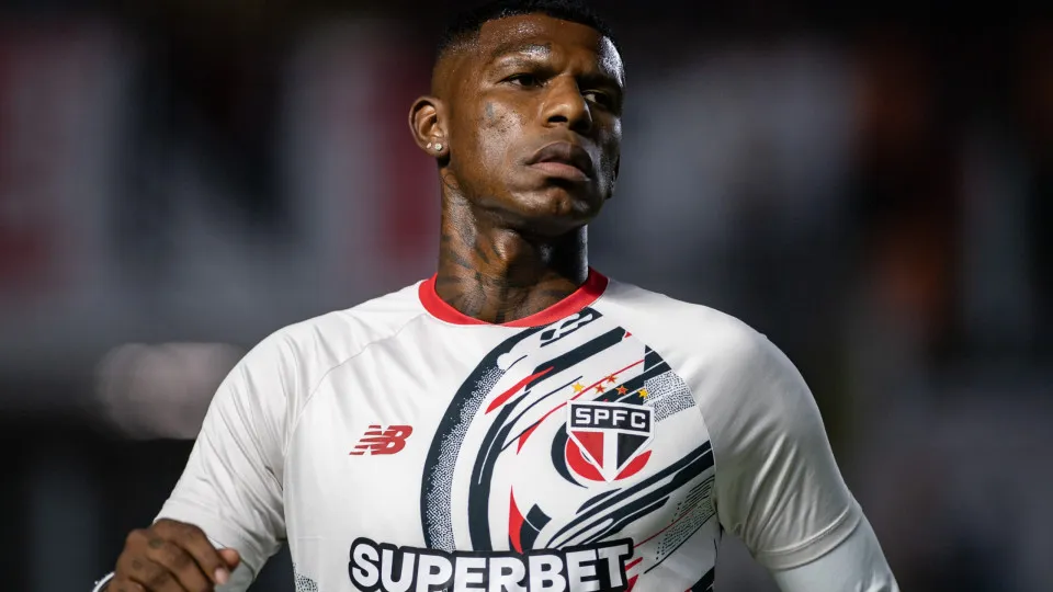 São Paulo mantém busca por zagueiro mesmo com retorno de Arboleda
