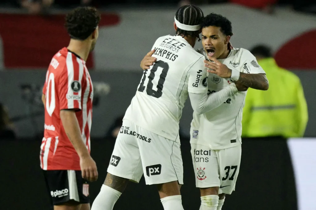 Corinthians empata com Estudiantes pela Libertadores