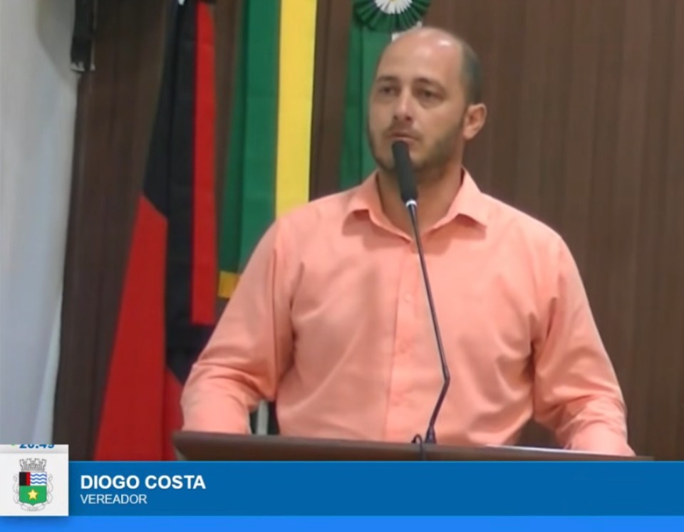 Vereador questiona gasto de R$ 10 mil com fogos em Pilões
