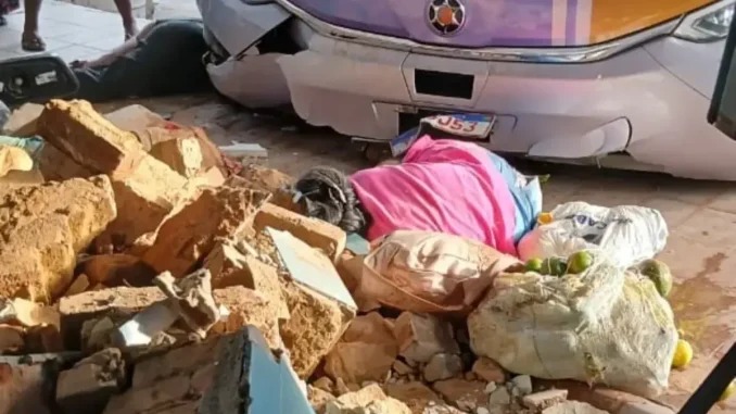 Ônibus desgovernado deixa mortos e feridos em Itambé