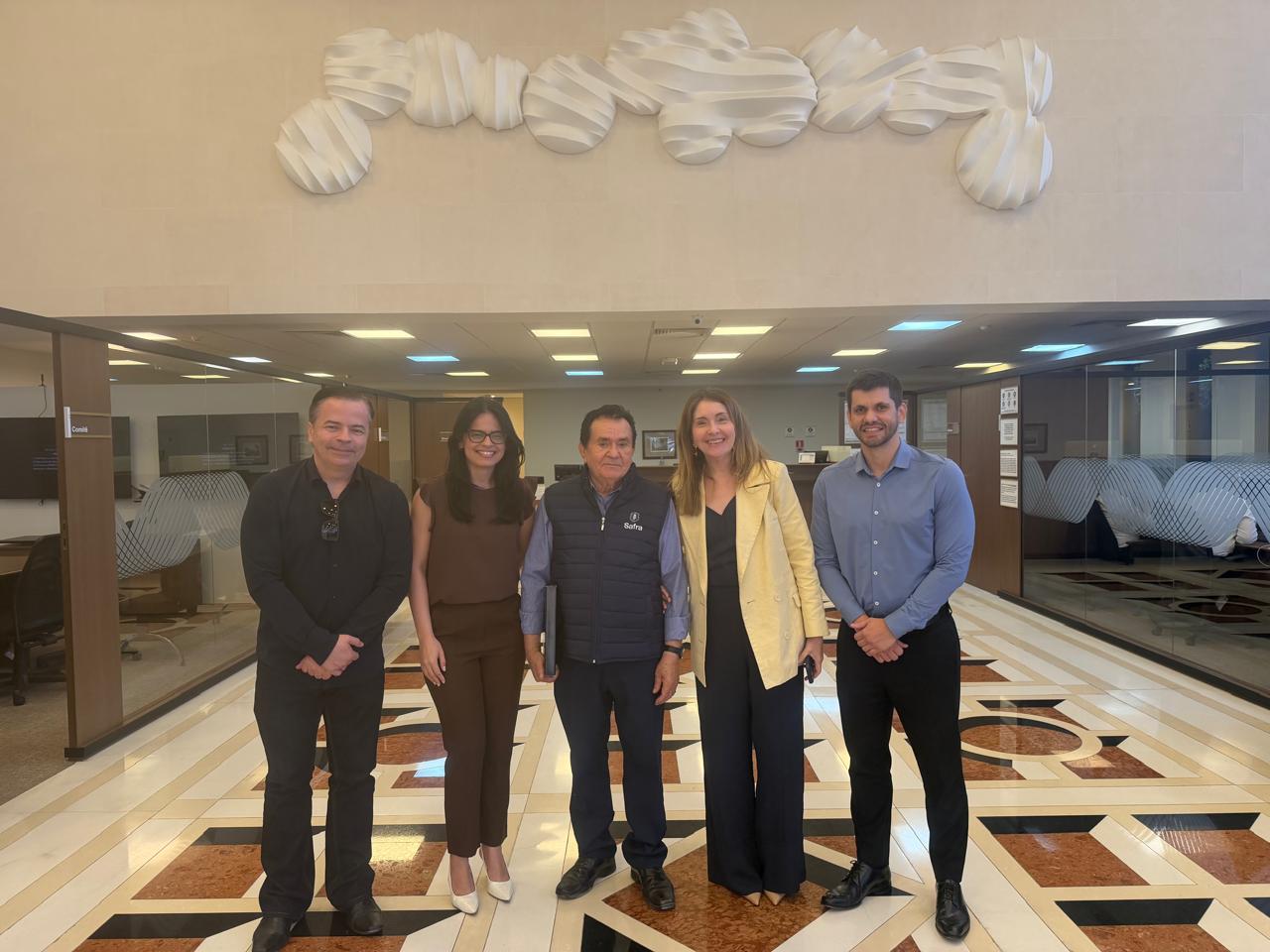 Empresários do Grupo João Rafael visitam o Banco Safra, em João Pessoa