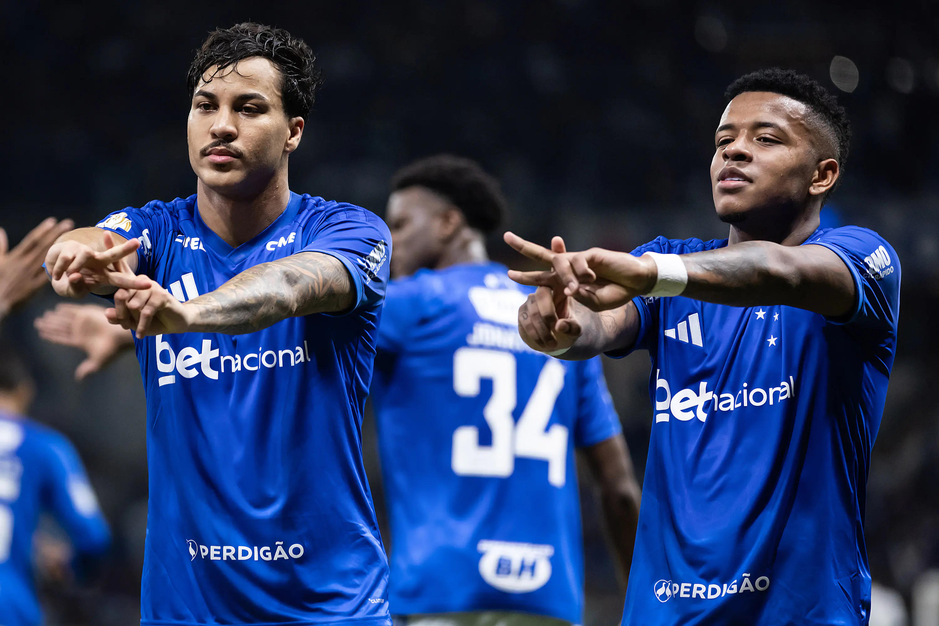 Cruzeiro vence Goiás e avança às oitavas da Copa do Brasil