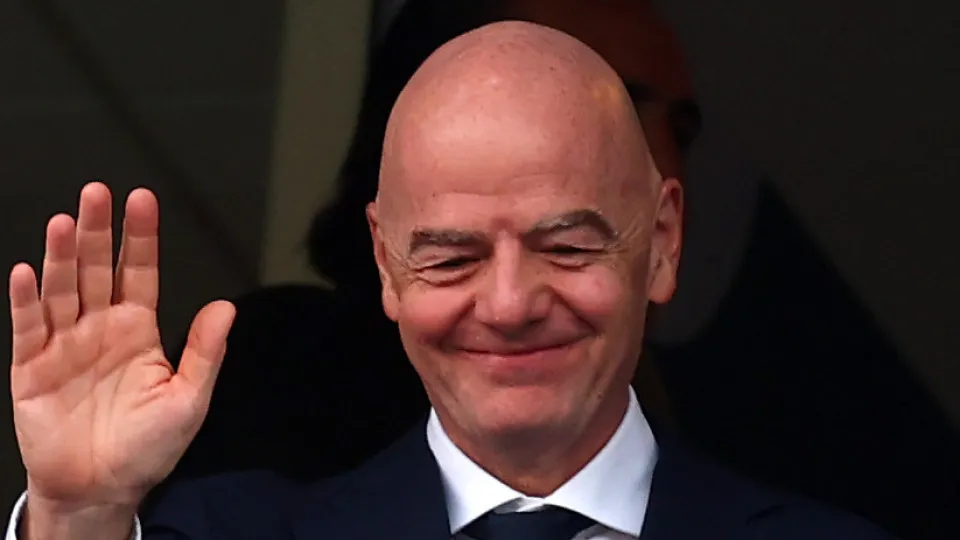 FIFA reafirma apoio a Infantino após crise com projeto comercial