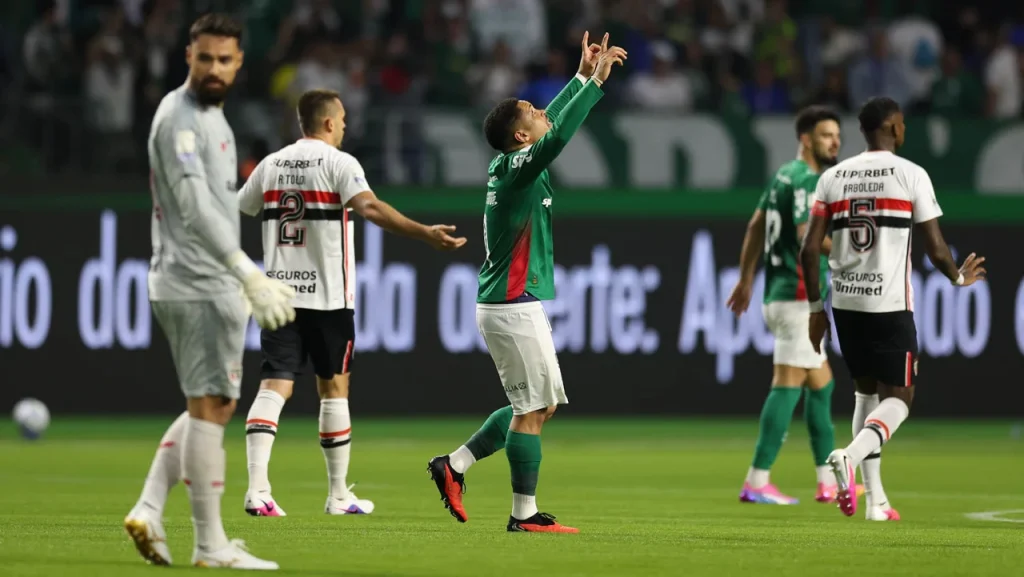 Rafael Tolói minimiza derrota do São Paulo para o Palmeiras