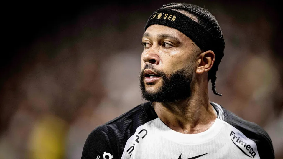 Corinthians apresenta proposta e aguarda decisão de Memphis