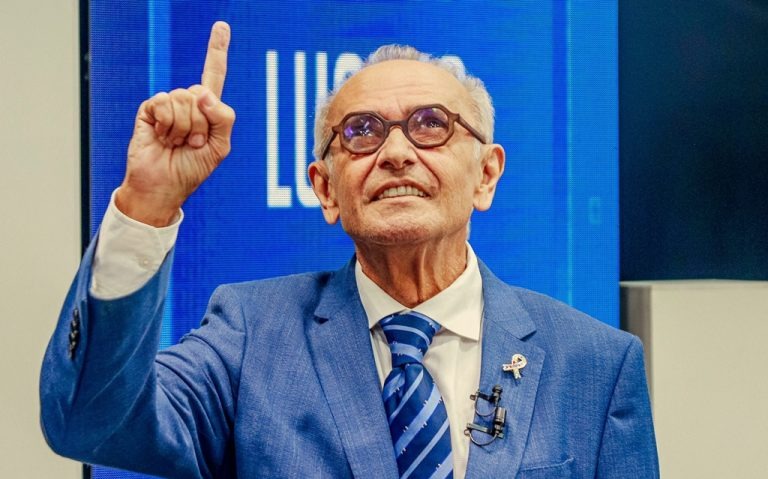 “Quem tenta nos dobrar, leva uma lapada”, afirma Cícero