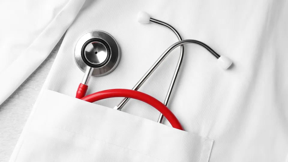 Câmara aprova Enamed obrigatório para exercer medicina no Brasil