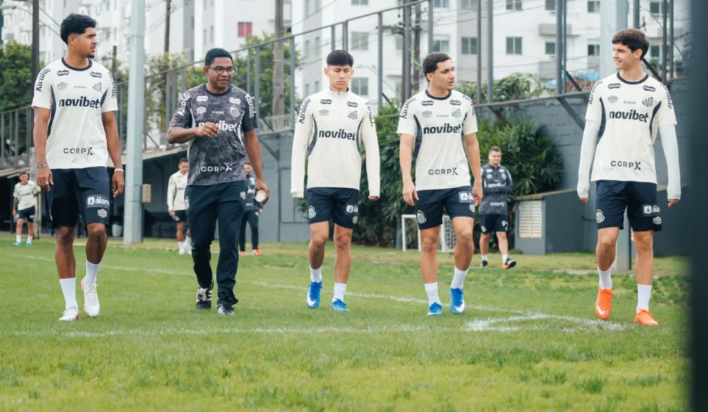 Santos encerra preparação para duelo decisivo contra Atlético-MG