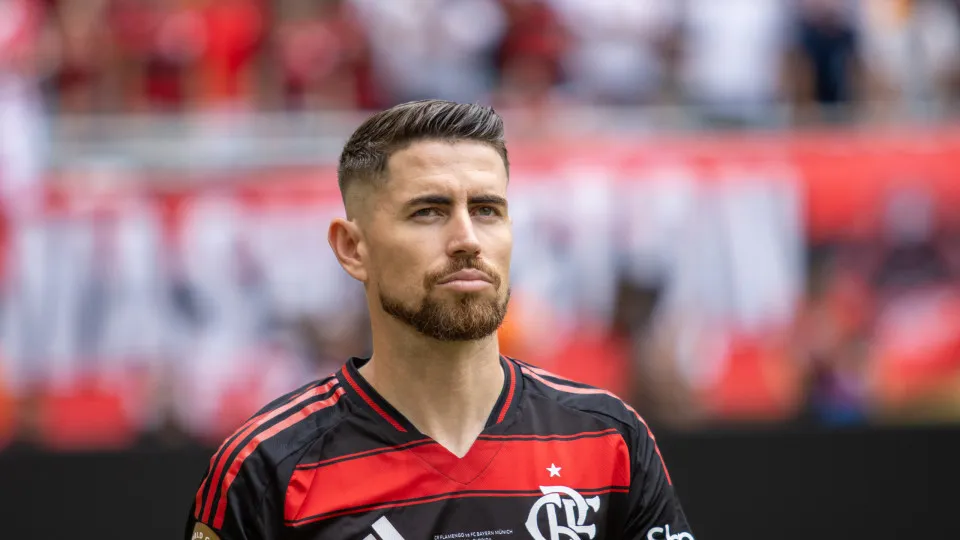 Flamengo confirma fratura de Jorginho e critica arbitragem